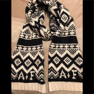 Abercrombie & Fitch scarf